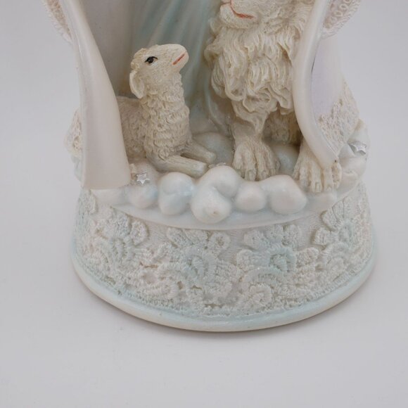 "Joy To The World" Christams Angel With Lion & Lamb Music Box Figurine Vintage - Picture 3 of 9